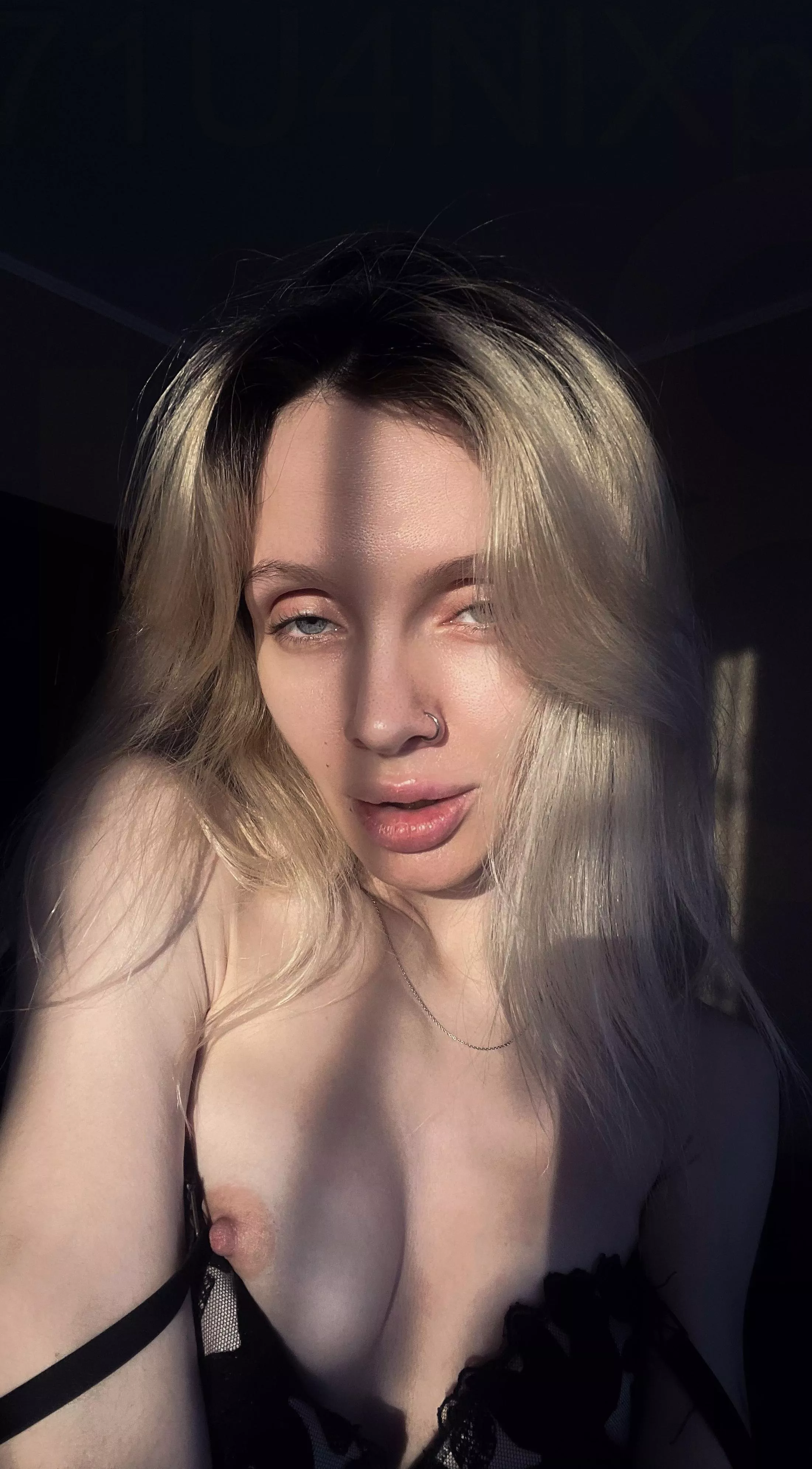 Come to kiss my nipples :)