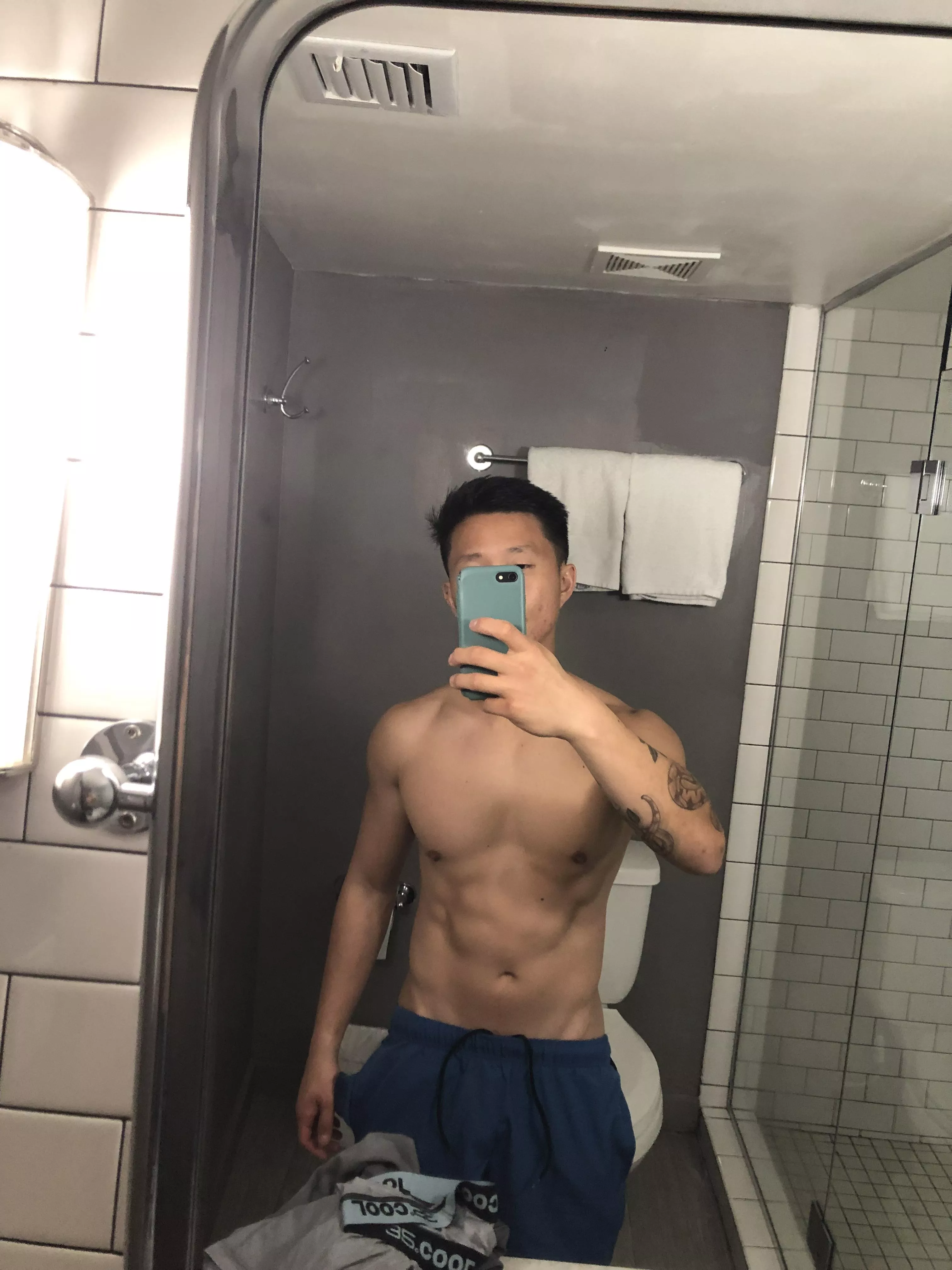 Feeling good in this mirror.