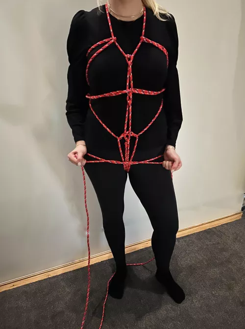 First attemp for tonight, would you like to see me naked with these ropes?