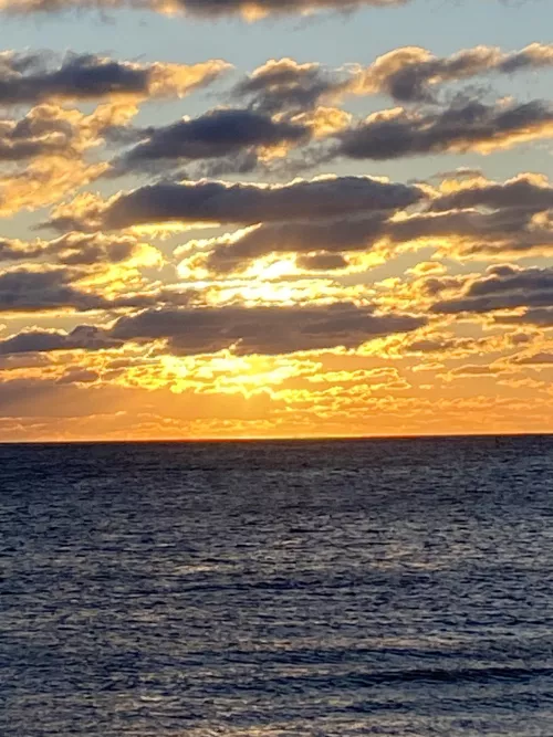 Good morning from a very chilly Jersey shore 🤙🏻🎶🎶