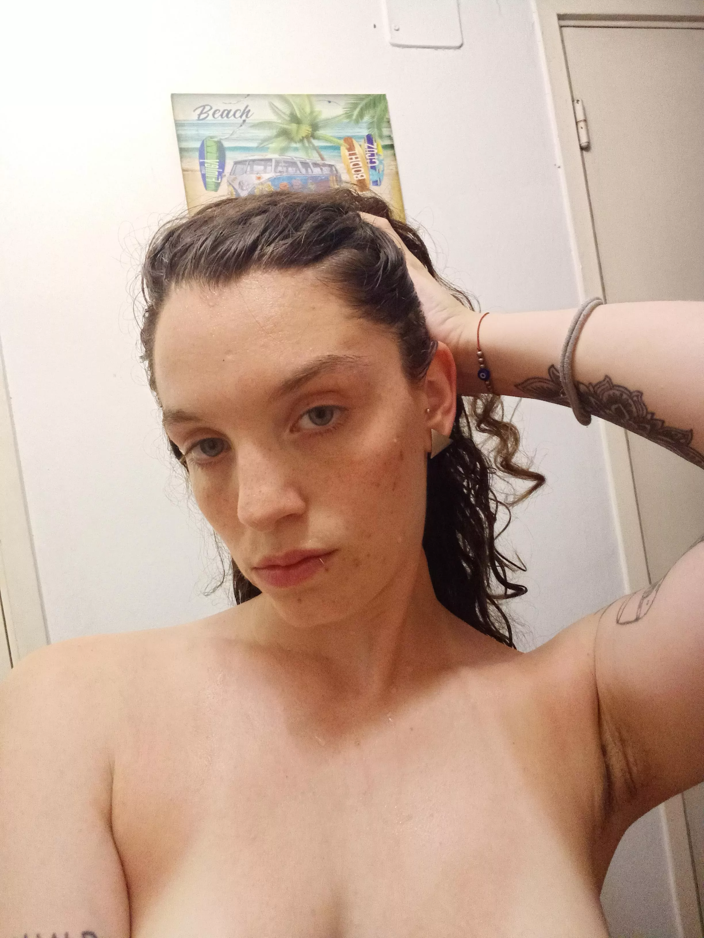 hair on boobs and armpits