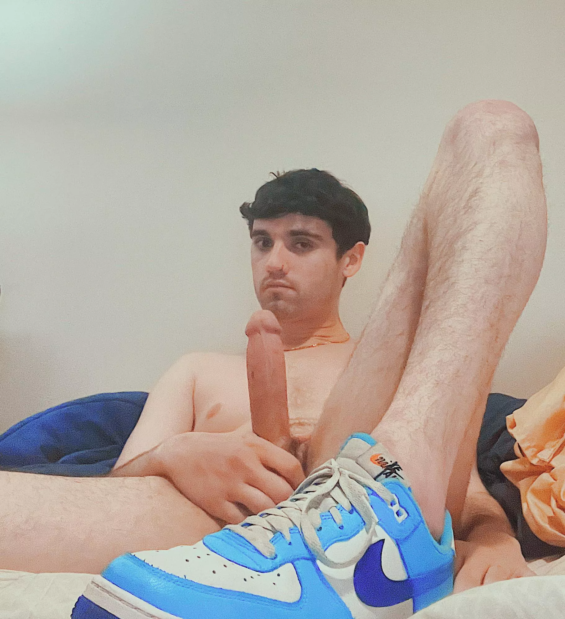 hi fellow insomniacs :)