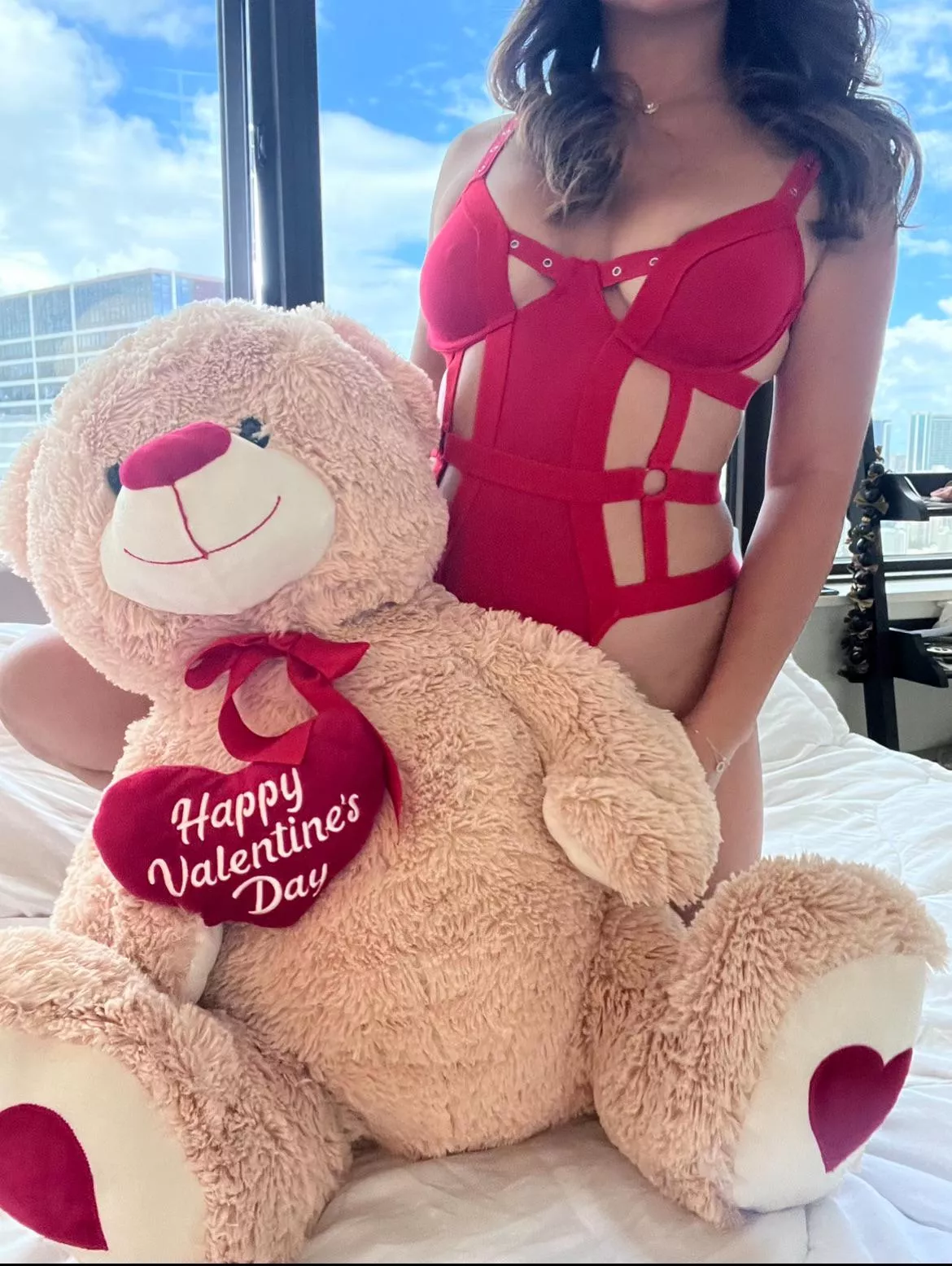 Hope you had a sexy Valentines❤️ here’s what it would’ve looked like with me 🤤