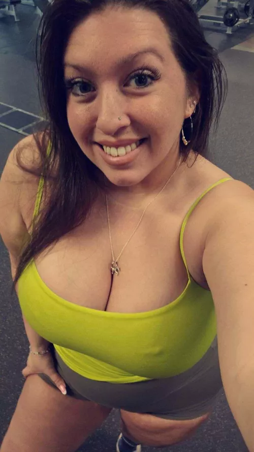 I love a braless bench press