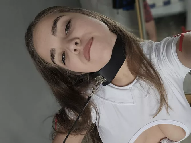 I think this collar goes well with my pretty face