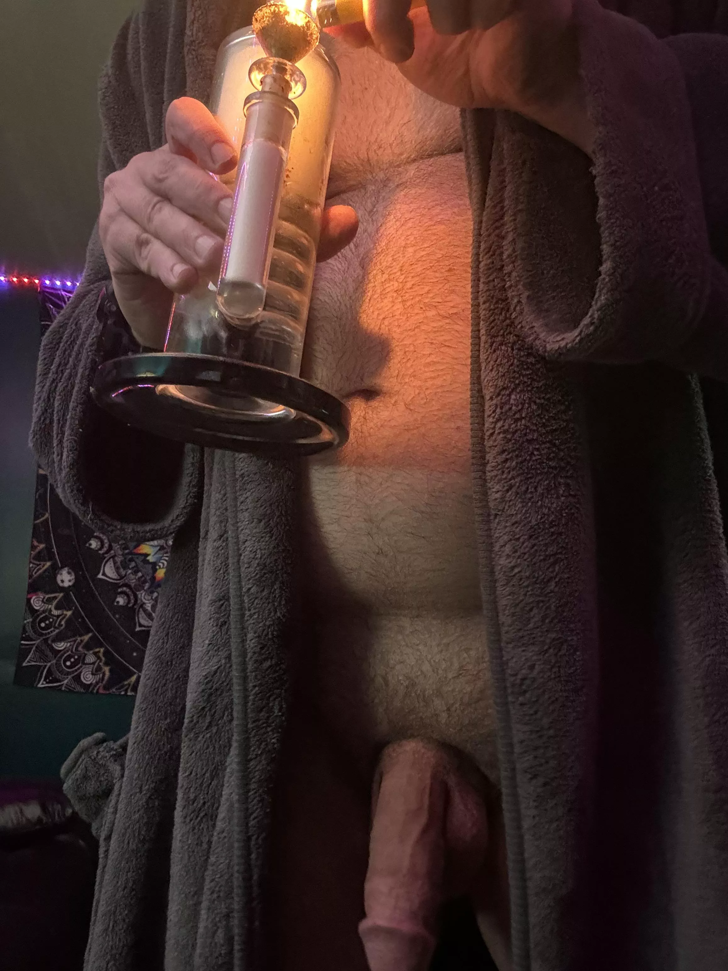 Just a dad having little s[m]oke sesh before bed.. who’s joining!?