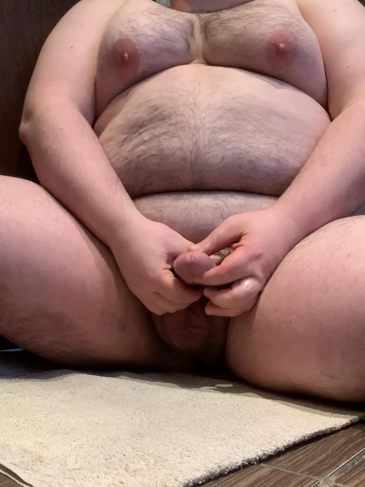 Just came all over my HUGE fat belly! Watch the full video link in bio! 💦