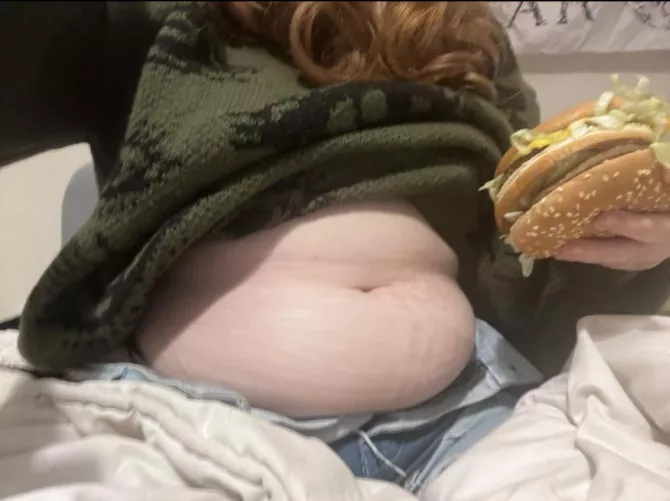 My hands should always be filled with burgers 💕