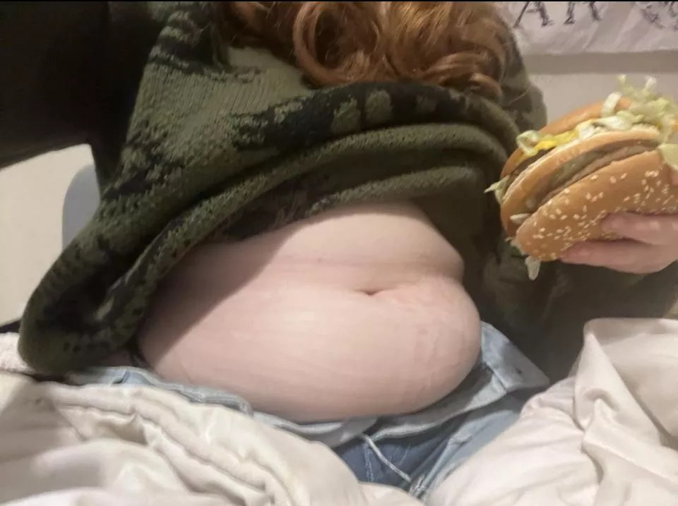 My hands should always be filled with burgers 💕