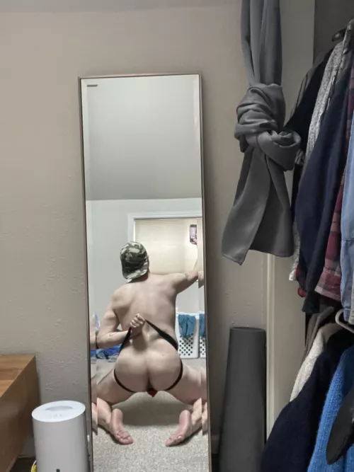 Please fuck me in front of this mirror 🥵