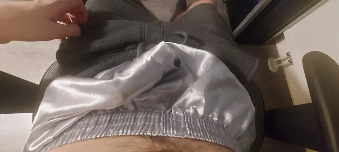 Precum leaking into boxers is so hot 🤤 (unfortunately can't see it on the pic)