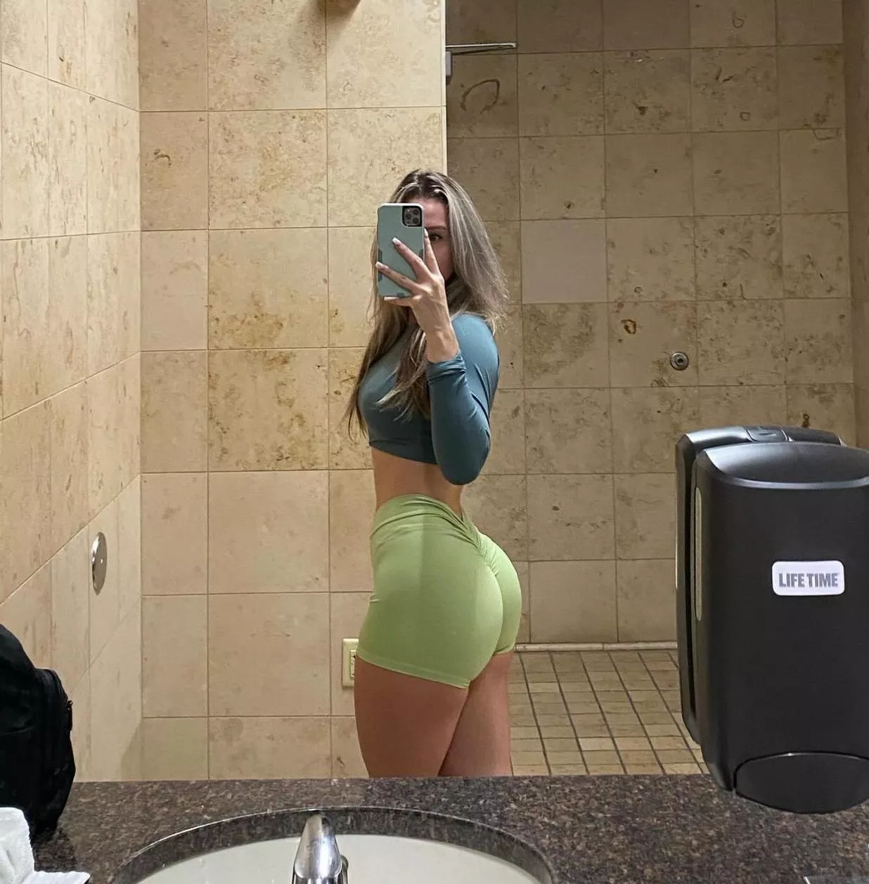 Short leggings are hotter than long ones