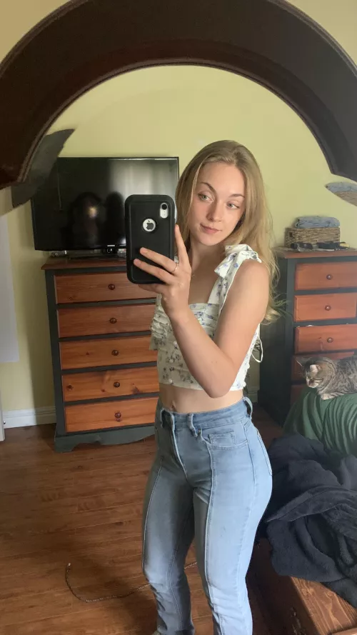 Simple selfies are so sexy