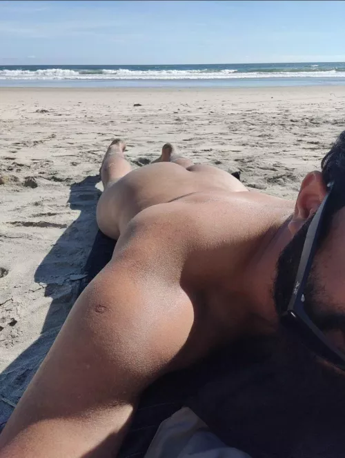 Sun's out, buns out!