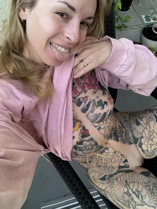 Tell me the first word that comes to mind when I flash you