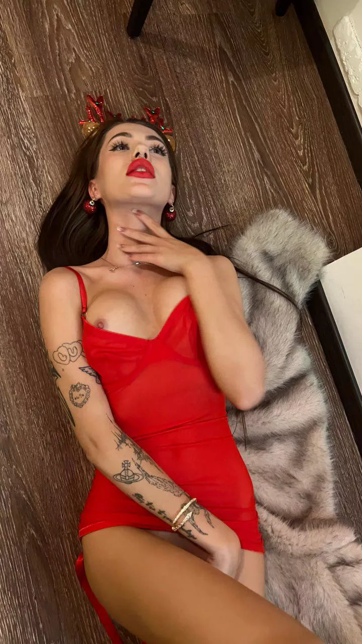 The dress is beautiful, but I really want to take it off