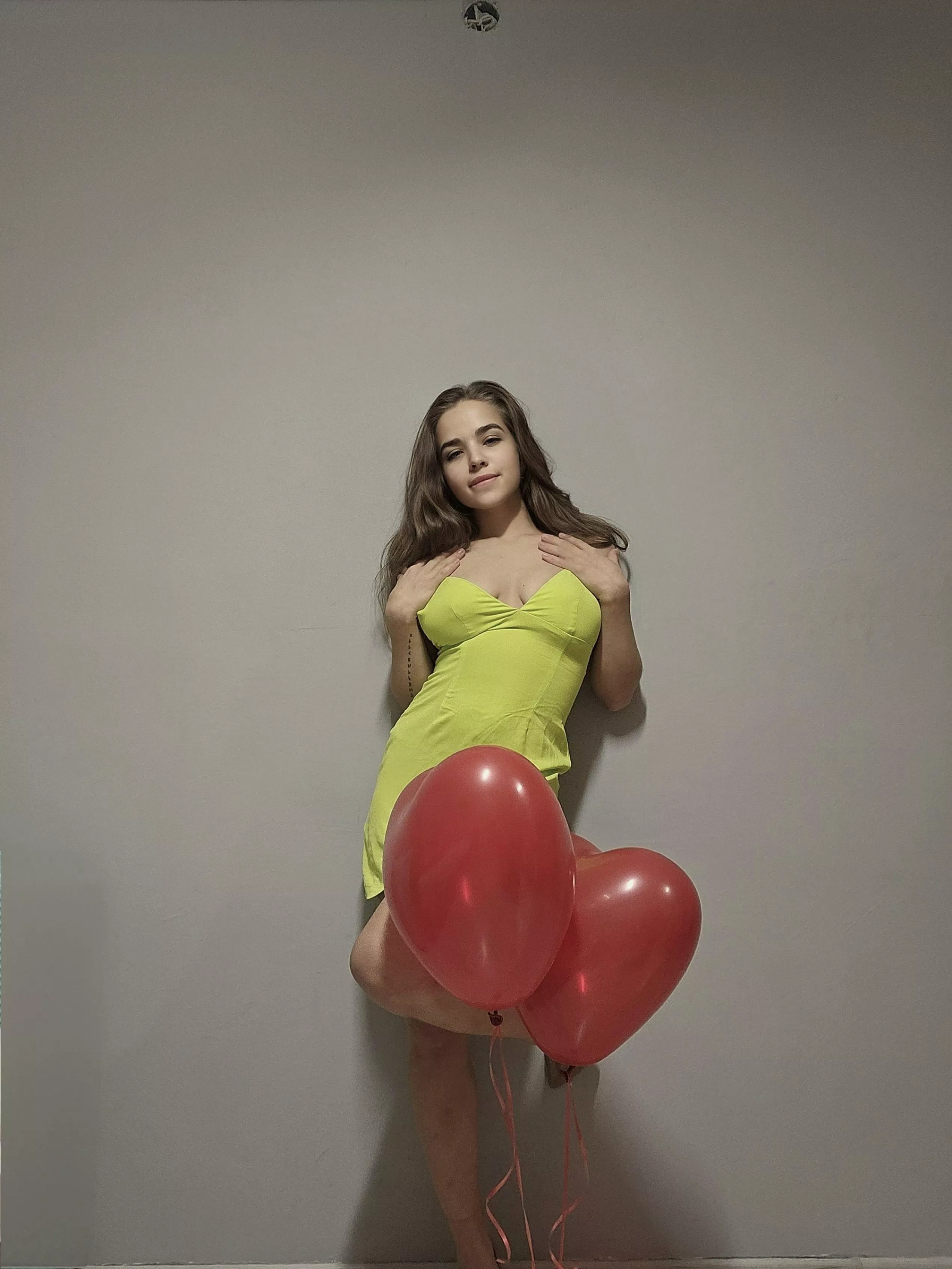 the lettuce dress looks great with my balloons