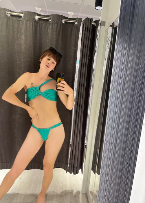 The perfect tuck is hiding how turned on I am right now..