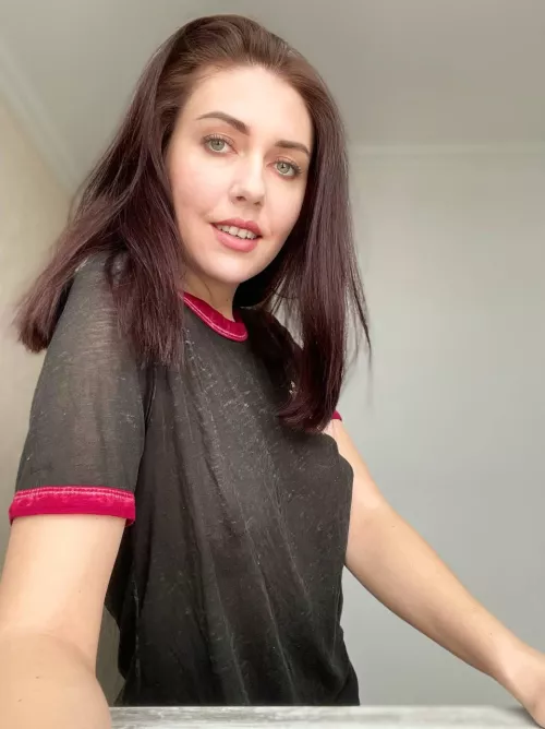 T-shirt with no bra, worn so lightly