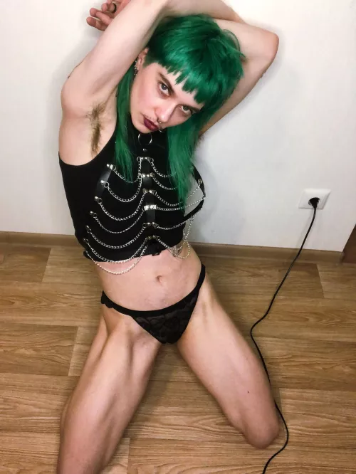 Wanna lick my hairy pits?