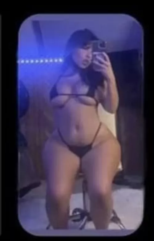 whats her name? (sorry for low quality)