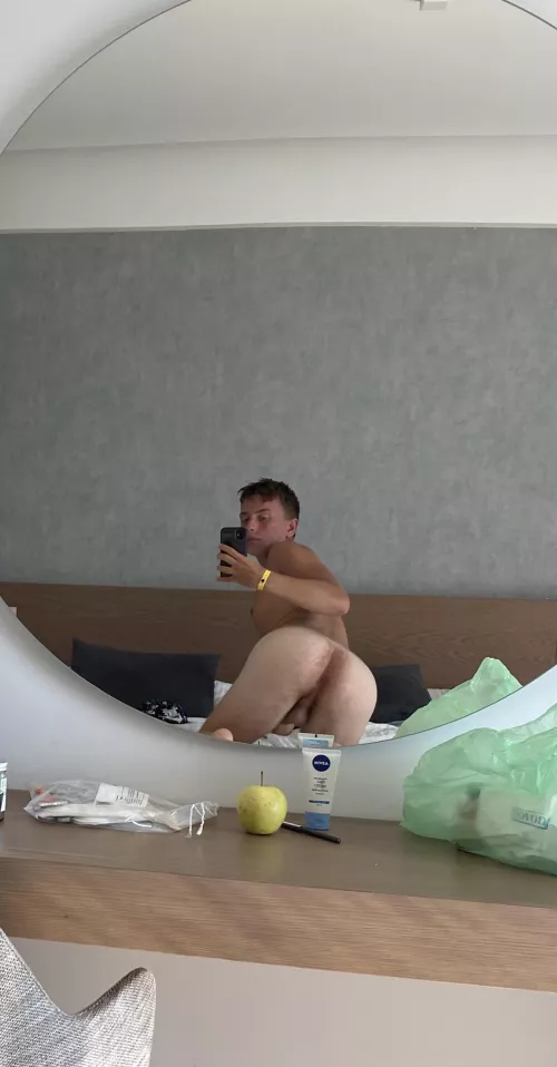 Who would breed this fresh 2006 pussy? 😍🤤