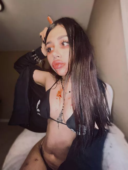 Would you date a petite tranny like me ?? be honest 😏