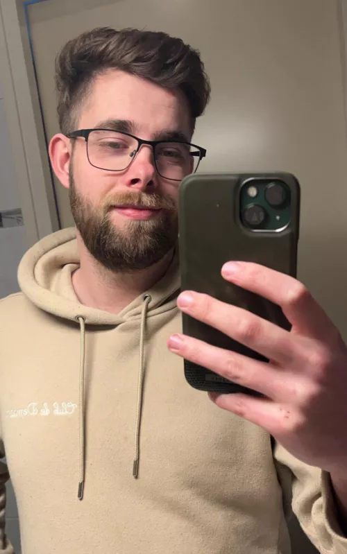 You know whatβs sad? Didnβt have a valentine this (or every) year πππ