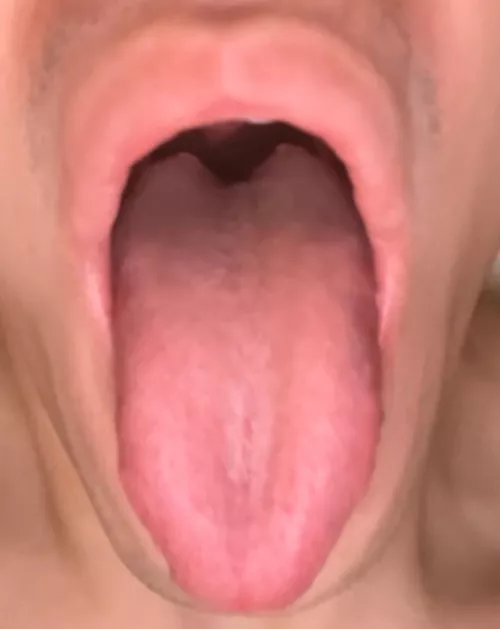 19 dm me if you’re into doing slutty ahegao face! :)