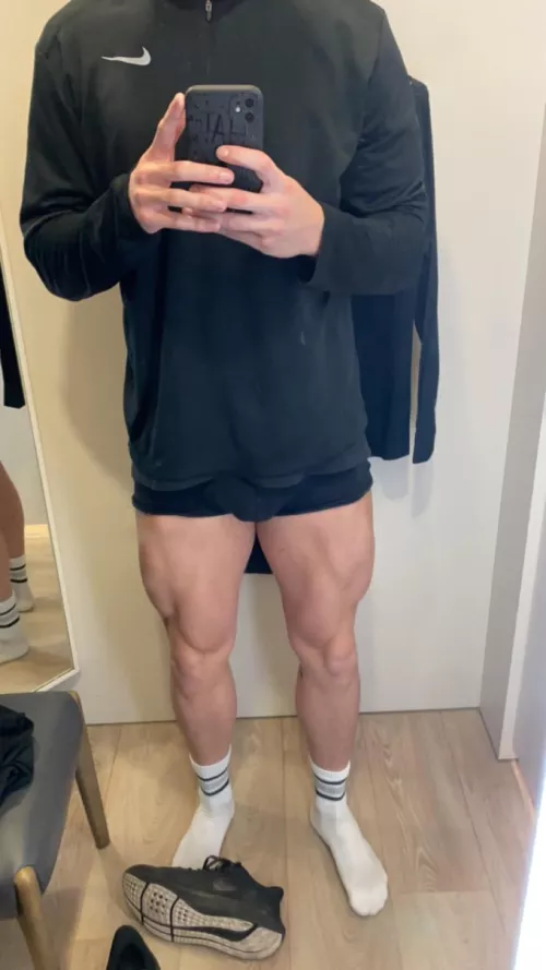 19 uk muscular bro looking for hung guys toby_willis20