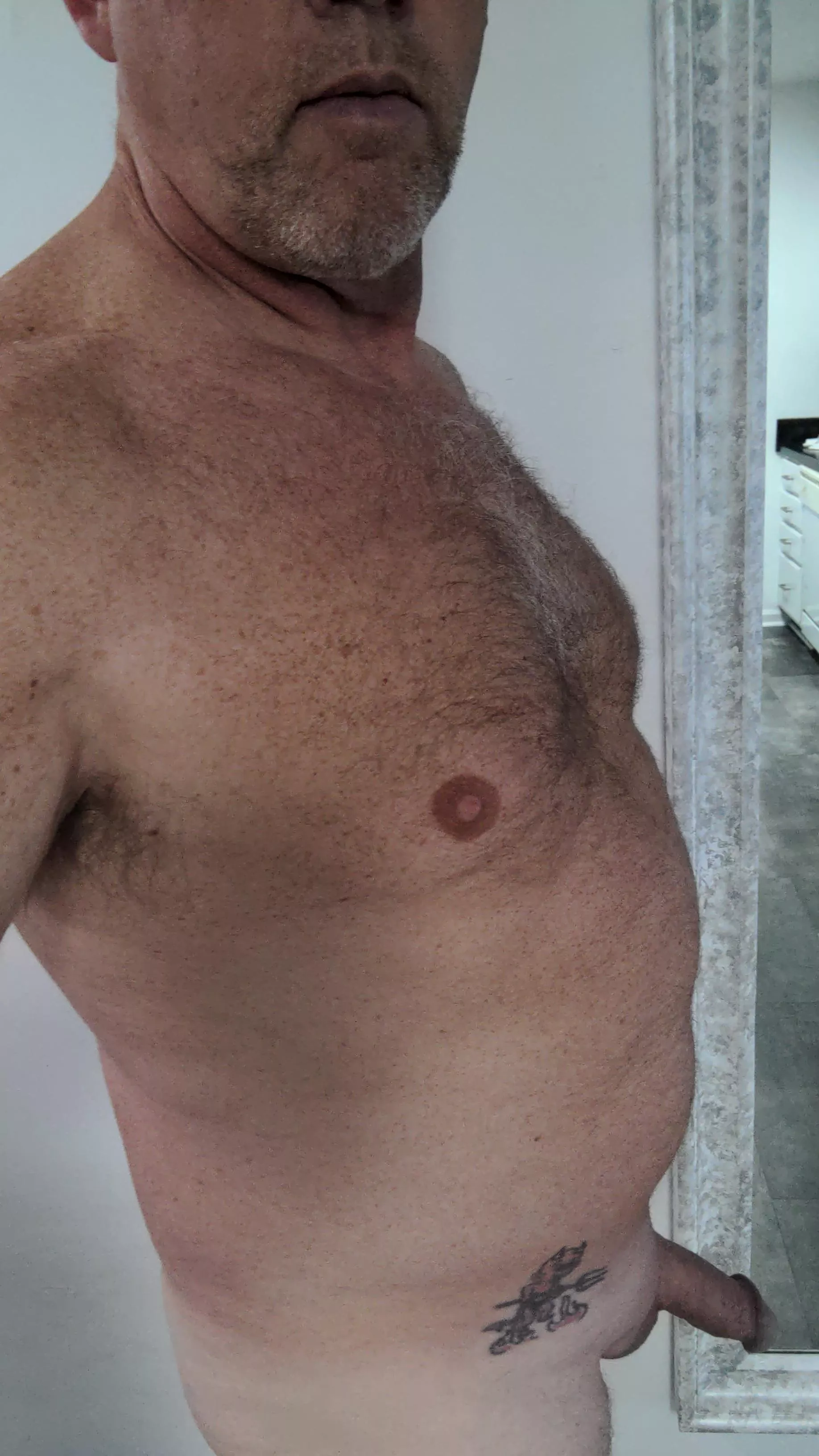 (57) Dr told me to lose a few pounds what are you guys think? Should I drop a few pounds or add a few ...