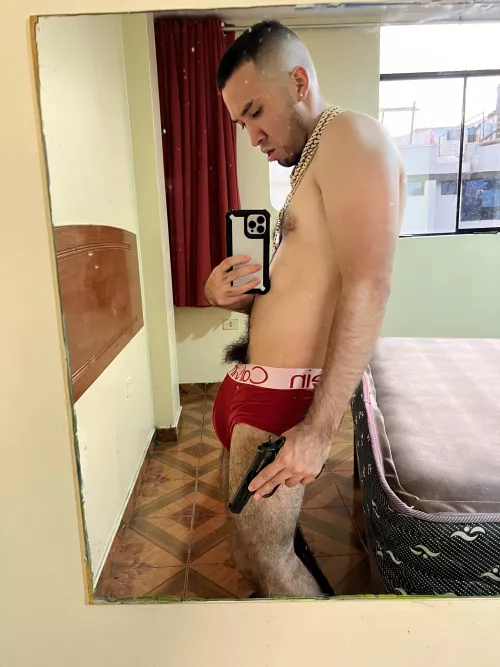 A REAL ALPHA GANGSTER HAVE HEAVY PUBES 