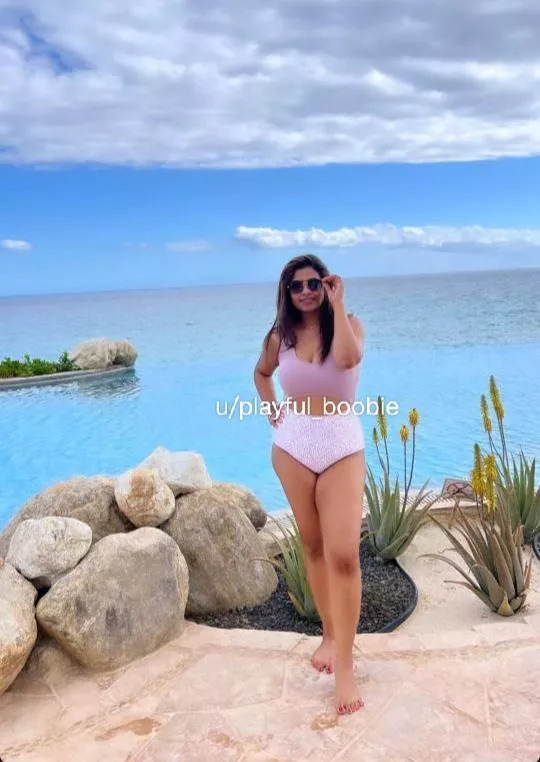 Any couple here who wana take me on a vacation (f)