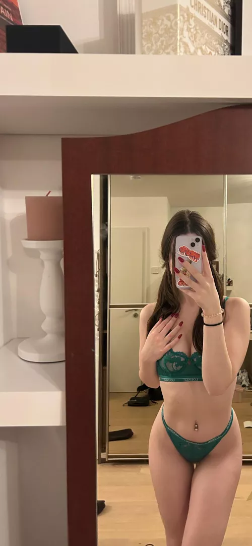 Anyone here who's ready to get bullied by an 18yo girl?