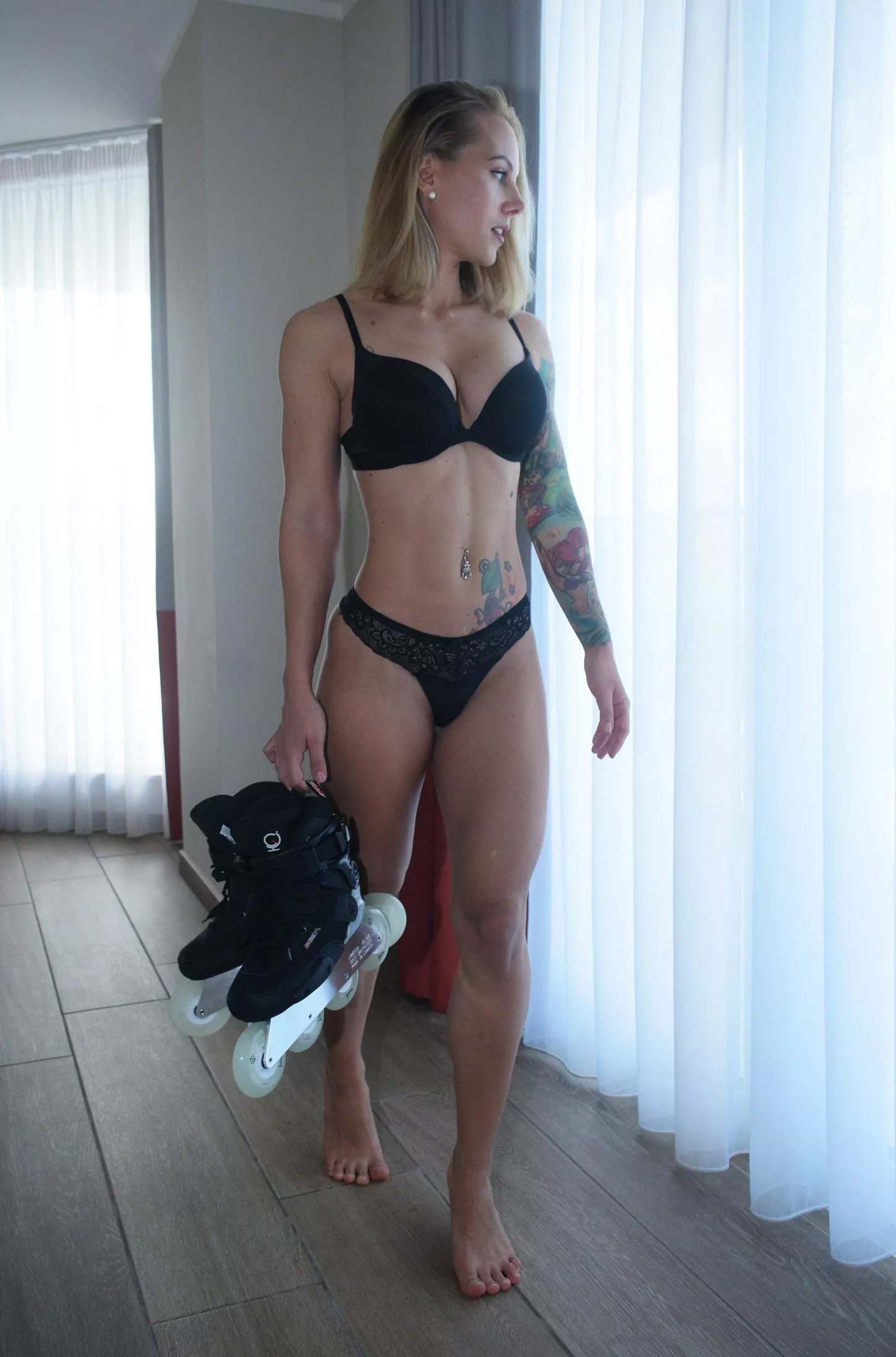 Being a blonde is cool... Being a blonde with an athletic body is even cooler.