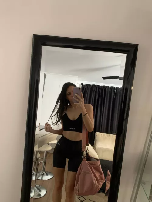 cheeky after gym selfie