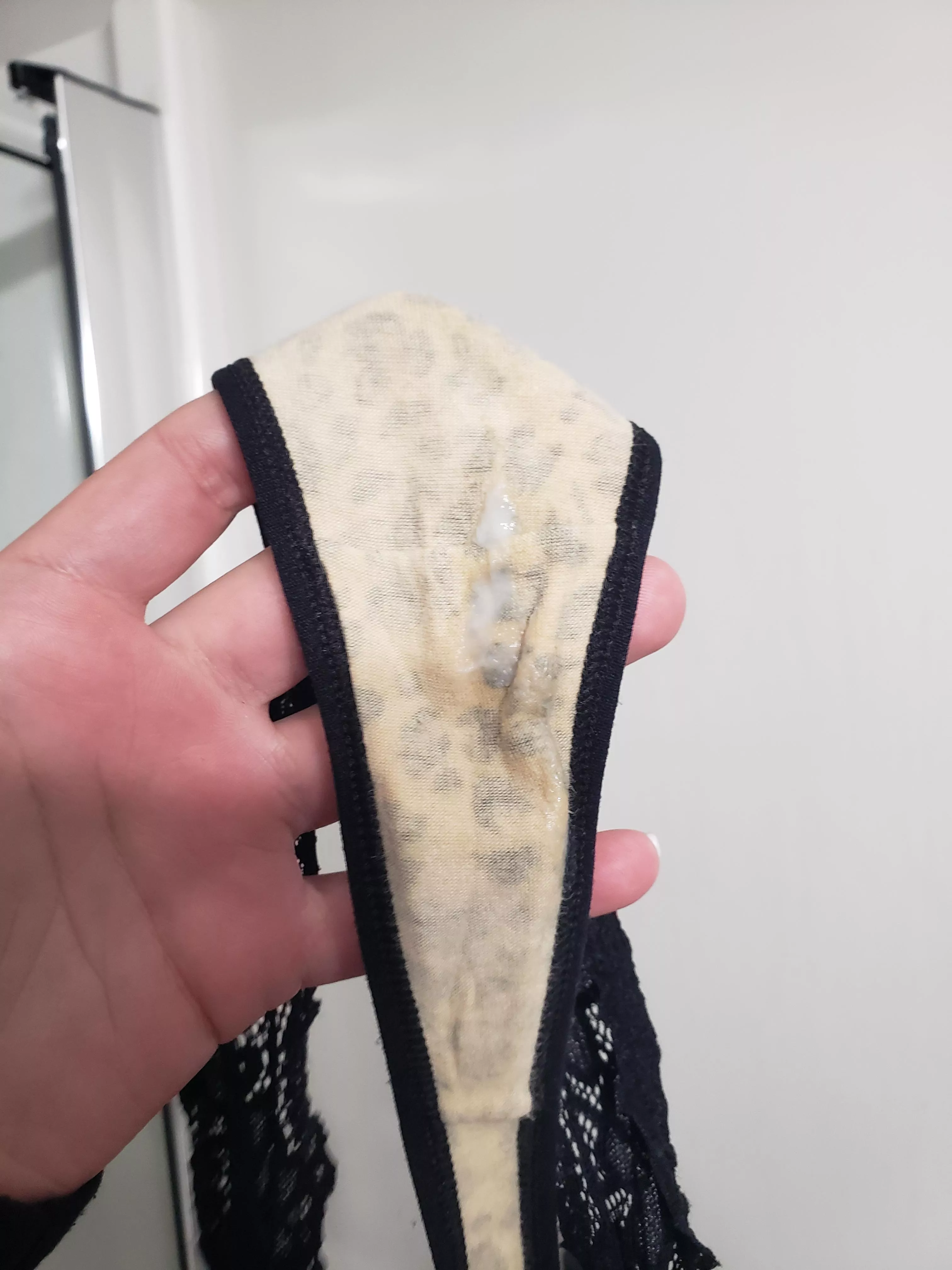 Climbing creamy thong