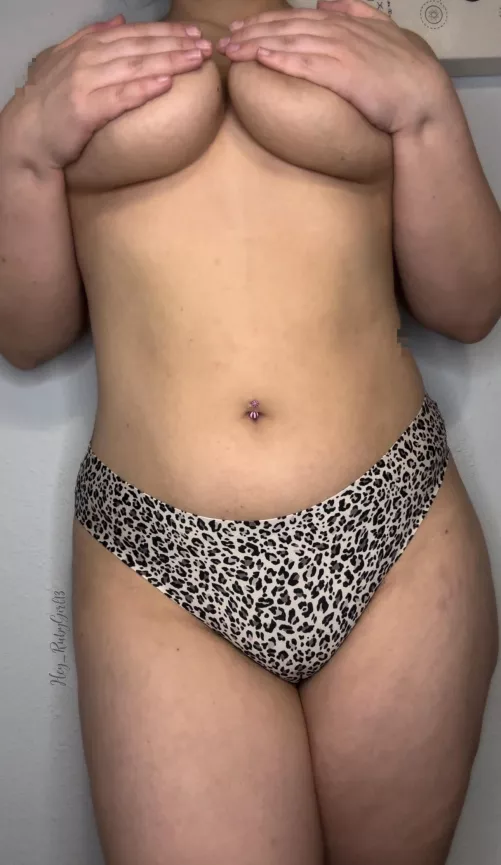 Cum help me hold them 😘😛