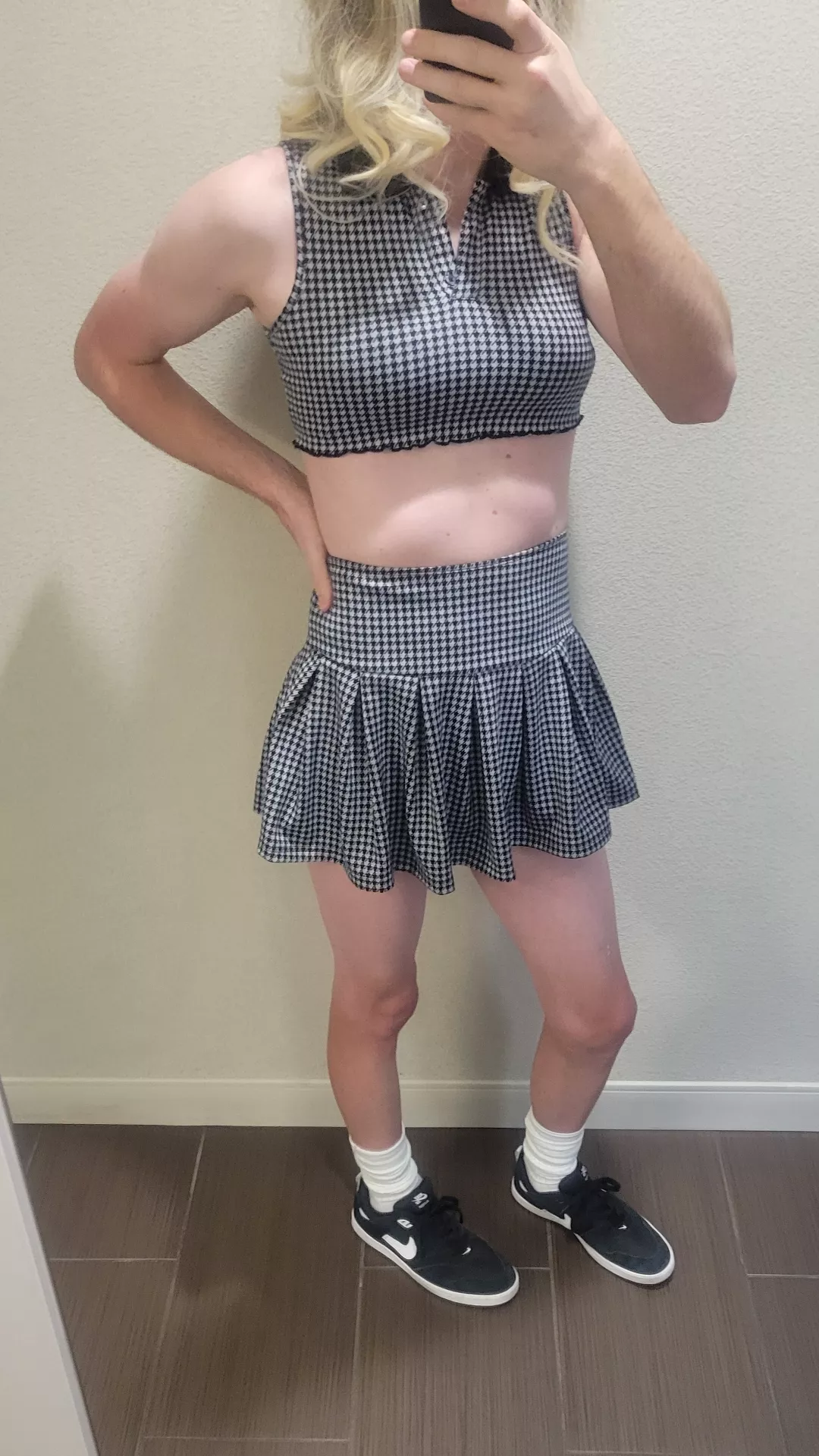 Cute outfit in my hotel 💕