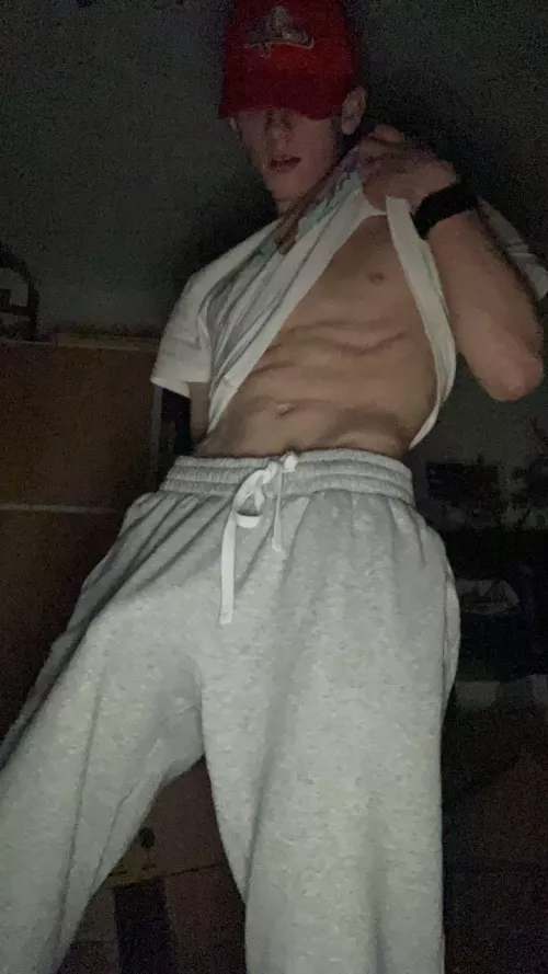 Fresh 18 / DM me (I’m a fcking slut)