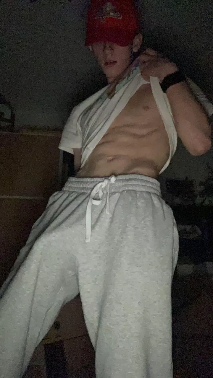 Fresh 18 / DM me (I’m a fcking slut)