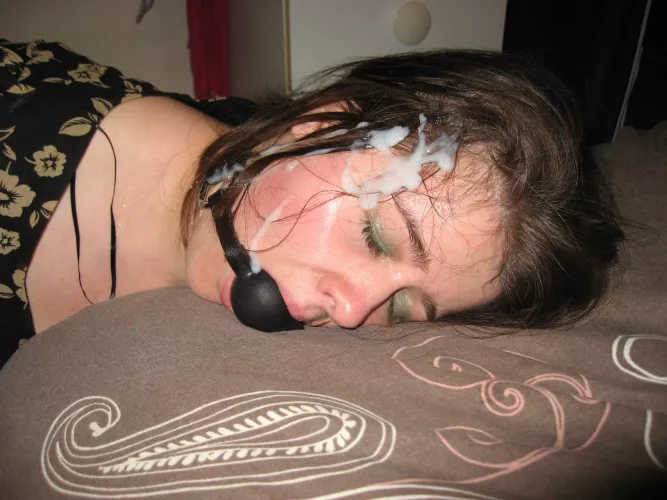 Gagged Slut Gets Facial
