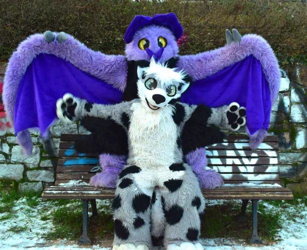 Happy Fursuit Friday cuties <3