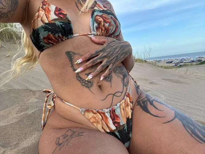 I can't stand the urge to fuck.