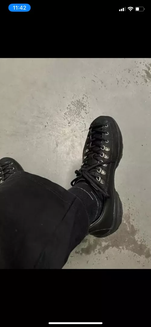 ID check on this hiking shoes?