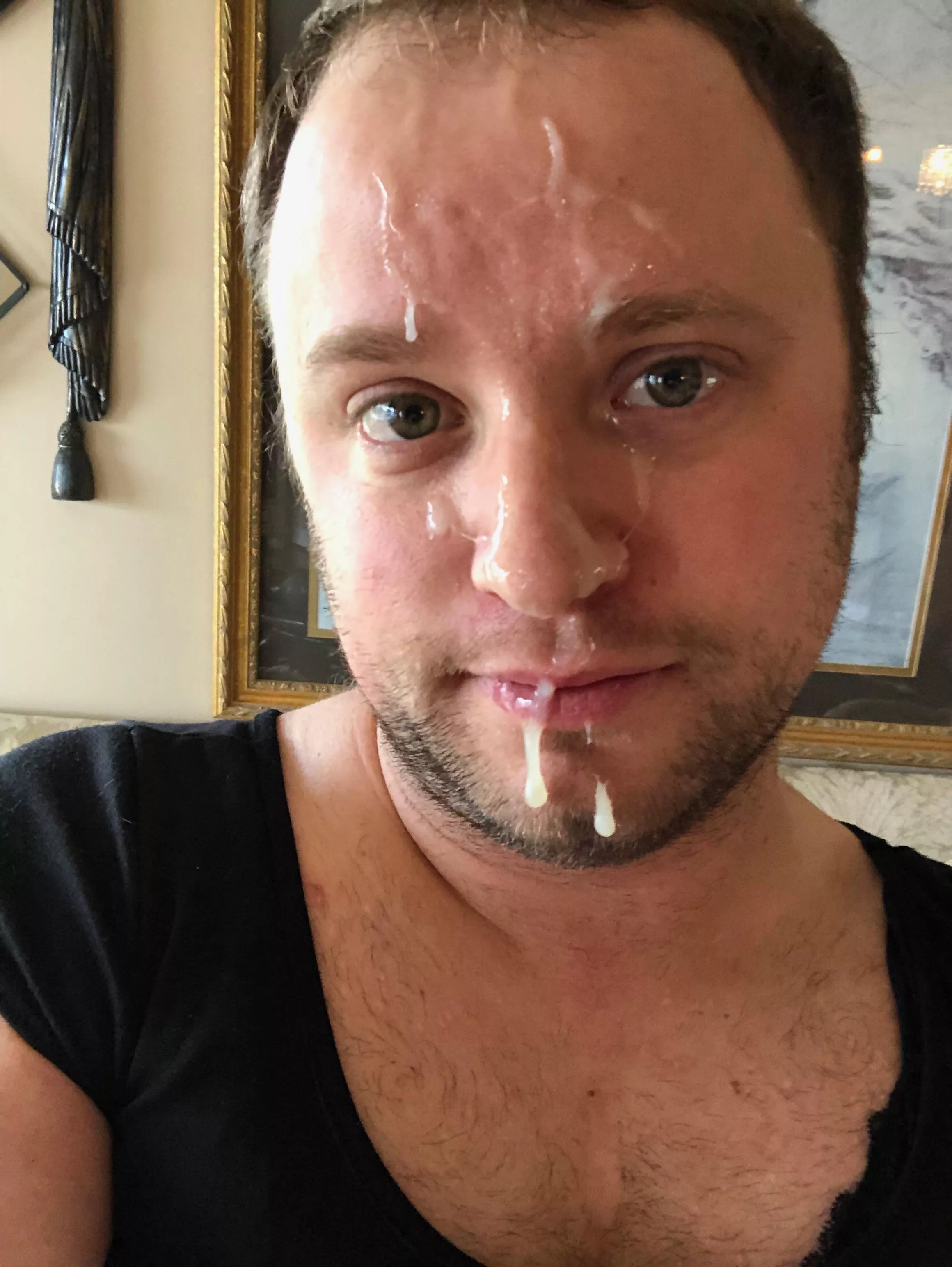 I’m Stephen and I love cum!