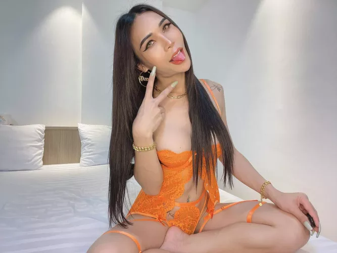 It’s the weekend it’s time to party, in my pants. Who wants to cum…😈🍆💦🥰