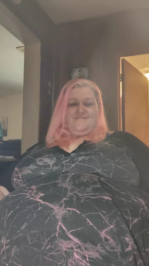 Just chilling and working tonight, who else is on the interwebs?