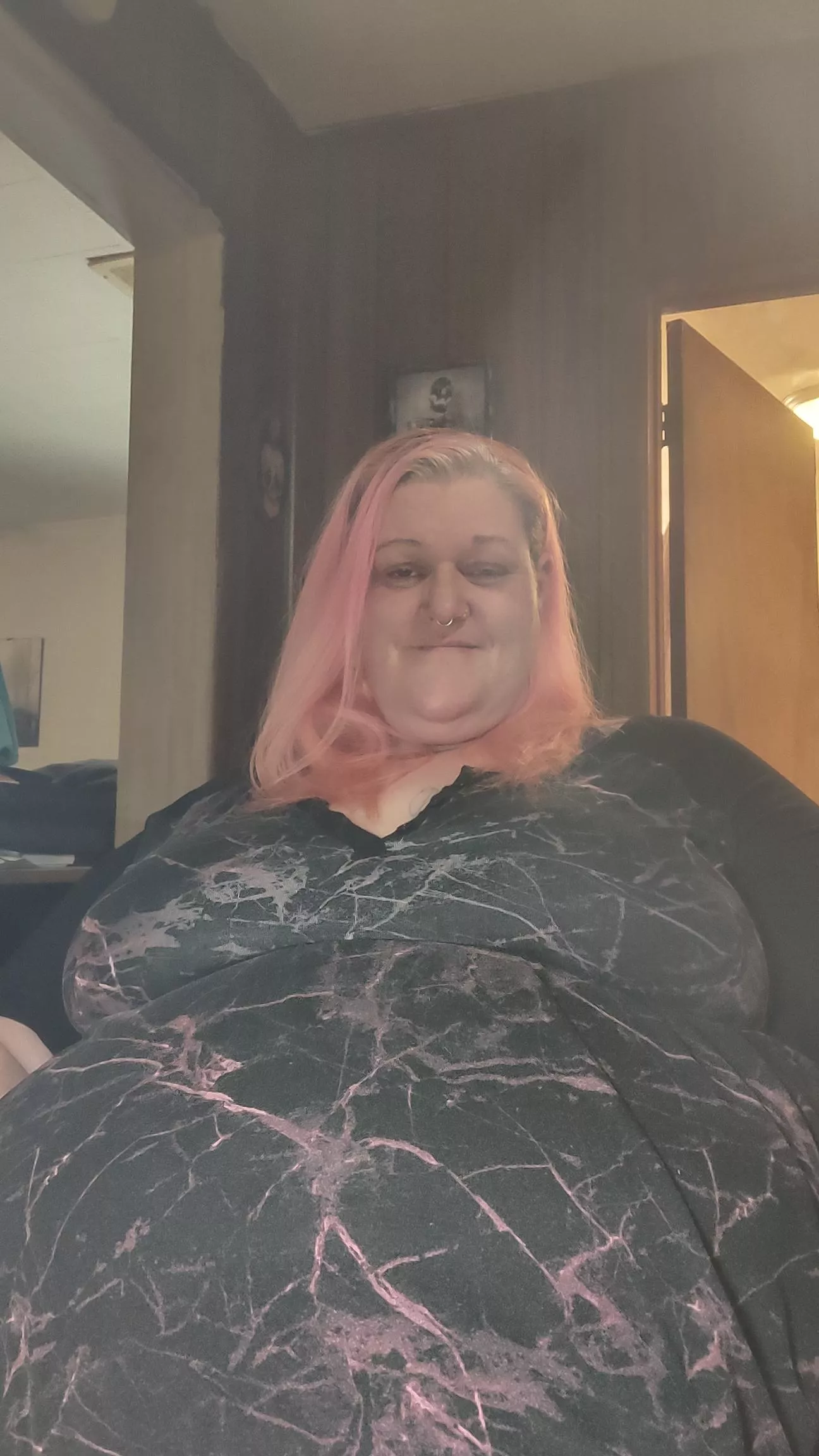 Just chilling and working tonight, who else is on the interwebs?