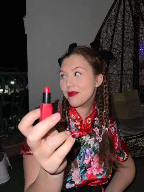 let me do makeup for you